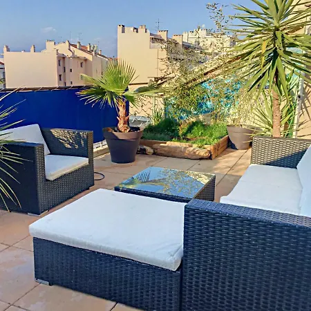 Penthouse City Centre/beach Apartment *