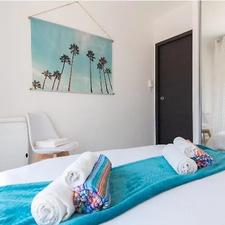 Penthouse City Centre/beach Apartment *